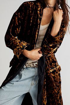 Velvet Duster, Free People Velvet, Contrast Collar, Music Festivals, Color Code, Kimonos, Lana Del Rey, Jacket Outfits