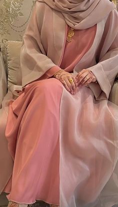 Modest Outfits Muslim, Abaya Designs Latest, Abaya Hijab, Mode Abaya, Modesty Fashion, Hijabi Outfits Casual, Muslim Fashion Dress, Abaya Designs