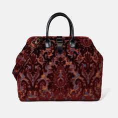 Carpet Bags Vintage, Victorian Bag, Purse Inspiration, Velvet Bags, Traditional Carpet, Accessory Inspo, Large Travel Bag, Work Tote Bag, Burnout Velvet