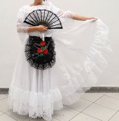 Mexican Outfit, Ethnic Hairstyles, Mexican Dresses, Mexican Culture, Quinceanera Dresses