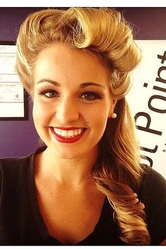 50s Waitress, Waitress Hair, Pinup Hairstyle, Waitress Hairstyles, Hair Doo, 50s Hairstyles, Pin Up Looks, Goddess Hairstyles, Pin Up Hair