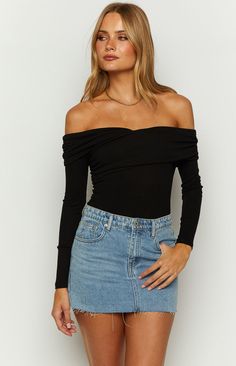 Black Off Shoulder Bodysuit 

How to style:
This elevated black off the shoulder bodysuit is going to be your new staple pieces in your wardrobe. Pair it with a pair of jeans () for the casual  ()look and pair it with a black mini skirt  ()for more formal look and a pair of heels.

Features:
  
 * Off the shoulder design 
 * Long sleeves 
 * Fold over ruched detail along neckline 
 * Body con fit 
 * Snap fastening at crotch 
 * Unlined 
 * Light weight 
 * Stretchy material Off-shoulder Bodysuit For Night Out, Trendy Off-shoulder Bodysuit For Night Out, Casual Black Off-shoulder Top For Night Out, Trendy Off-shoulder Solid Color Bodysuit, Trendy Solid Color Off-shoulder Bodysuit, Black Fitted Off-shoulder Top, Trendy Style, Spring Off-shoulder Solid Bodysuit, Trendy Fitted Black Off-shoulder Top, Off-shoulder Stretch Bodysuit For Fall