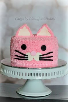 there is a cake that looks like a cat