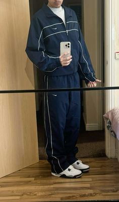 Vintage nike tracksuit // nike // jordan 4 midnight navy // j4 // air jordan // vintage // 90s nike // 90s streetwear // gym outfit // baggy outfit // y2k nike // old school nike // mens fashion // mens streetwear // cloths // summer outfit // fit inspo // how to style // tracksuit // set // navy nike // fit pic // mens fit pic #fashion #streetstyle #streetwear #menswear #menstyle #nike #90s #90shiphopfashion // hip hop // rap // old school fit // 90s Tracksuit Outfit, Nike Tracksuit Outfit, Nike Tracksuit Men, Tracksuit Outfit Mens, Nike Old School, Jordan 4 Fits, Jordan 4 Midnight Navy, 90s Tracksuit