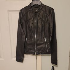 This Is A New With Tags Black Vegan Leather Jacket That Has Been Kept In Original Packaging. Perfect Condition. Super Cute. Fitted With Soft Flexible Fabric On The Sides. Fall Biker Jacket, Comfort Photos, Cream Leather Jacket, Extra Clothes, Brown Moto Jacket, Clothing Shopping, Black Faux Leather Jacket, Vegan Leather Jacket, Future Mom