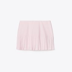 Our Pleated-Hem Tennis Skirt celebrates classic athleticism and the elegance of Sport. Made with one of our favorite performance fabrics, it is designed to wick moisture, dry quickly, retain its shape and balance superior stretch for comfort and ease of movement. It is finished with a built-in boy short. Designer Bottoms, Tennis Clothing, Tennis Outfit Women, Chanel Fashion Show, Sport Shop, Sleeveless Tunic Tops, Pink Mini Skirt, Tennis Skirts, Womens Tennis