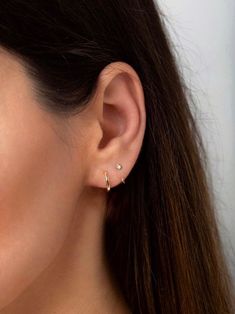 Tiny Hoop Jewelry, Everyday Hoop Piercings With Matching Earrings, Simple Chain Necklace, Claw Earrings, Pretty Ear Piercings, Thick Hoop Earrings, Sleeper Earrings, Small Gold Hoops, Small Hoop Earrings