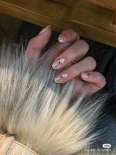 credit below in the photo Bow Design On Nails, Red Nails With Ribbon, Red Ribbon Nails, Nail Bow Designs, Red Nails With Bows, Ribbon Nails Designs, Cute Bow Nails, Nails With Ribbon, Nail Art Ribbon