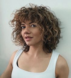 The 5 Top 2022 Spring Hairstyles Trends | At Length by Prose Hair Curly Shag Haircut, Large Curls, Bob Haircut Curly, Short Shag Haircuts, Short Hairstyles Fine, Short Shag, Hair Instagram, Curly Bangs, Natural Wavy Hair