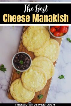 The dough for this cheese manakeesh recipe is very easy to prepare. With just 6 ingredients, this manakish dough requires one bowl (no stand mixer, though you can use one if you’d like), about 5 minutes of kneading, and 2 hours to rise. If you don’t have the time to prepare homemade dough, you can use ready-made pizza dough or frozen rolls as an alternative. Manakish Dough Recipe, Cheese Manakish, Manakeesh Recipe, Lebanese Meat Pies, Flatbread Dough, Middle Eastern Cuisine, Meat Pie Recipe, Frozen Rolls