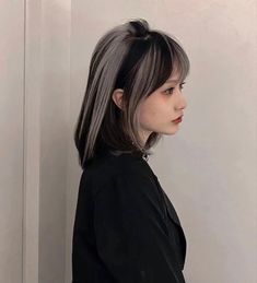 Hairstyle Shorthair, Korean Hair Color, Hair Color Underneath, Hair Color Streaks, Hair Streaks, Shot Hair Styles, Beauty Aesthetic, Haircut Hairstyle