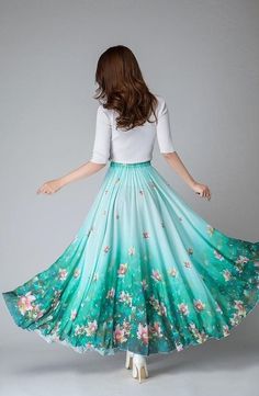 Flowered Skirt Outfit, Skirt Chiffon, Long Green Dress, Long Skirt Fashion, Skirts Long, Long Dress Design, Party Rock, Indian Gowns Dresses