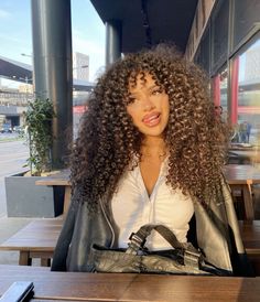 3c Curly Hair With Bangs, 3c Layered Curly Hair, 3c Bangs, Curly Cuts, Natural Curly Hair Cuts, Layered Curly Hair, Mixed Curly Hair, Big Curly Hair, Cat Ideas