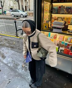 Carhartt Women's Outfit, Carhartt Outfit, Fleece Jacket Outfit, Vintage Outfit Ideas, Fleece Outfit, Nyc Fits, Jacket Outfit Women, Winter Outfits Aesthetic