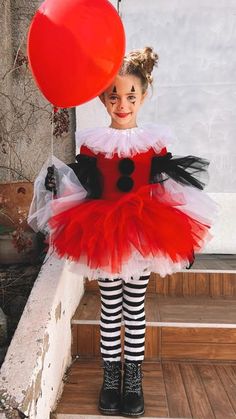 Grown Up Halloween Costumes, Boys Clown Costume, Clown Costume Diy, Costume Party Decorations, Up Halloween Costumes, Halloween Circus, Halloween Clown, Diy Kostüm, Clown Costume