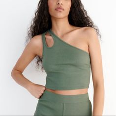 Zara Asymmetrical Rib Top Brand New, With Tag!!! Size: Small Green Zara Ruffle Top, Black Silk Blouse, Denim Corset Top, White Crop Tank, Basic Blouses, Lace Corset Top, Satin Crop Top, Strapless Bustier, Rib Top