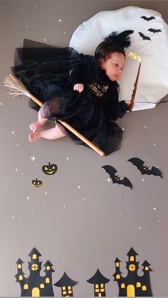 Halloween Kesha Photoshoot, Halloween Baby Photoshoot, Cats In Halloween Costumes, Monster Treats, Baby Routine, Baby Witch, Foto Baby, Halloween Photos, Mini Session