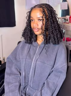 Short Cuban Twist, Faux Twists, Boho Invisible Locs, Invisible Twist, Passion Twists Short, Cornrow Hairstyles For Black Women, Invisible Locks, Twist Bob, Short Thick Hair