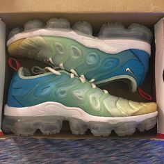 Nike Vapor Maxes For Sale Size 8.5 Nike Vapor Max Air Women, Nike Shoes Colorful, Air Maxes, Nike Vapor Max, Nike Vapor Jet 6.0, Vapor Max, Nike Vapormax Flyknit, Shoes Colorful, Nike Air Vapormax Plus