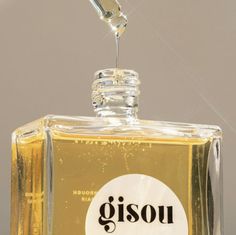 Gisou Hair Oil Review: Is this Cult Serum Worth the Money? And is there anything cheaper? Products Worth The Money, Gisou Hair Oil, Honey Infused Hair Oil, Money Hair, Infused Hair Oil, Gisou Hair, Function Of Beauty, Hair Balm