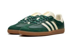 The Women’s adidas Samba OG “Collegiate Green” is a women’s-exclusive colorway of the retro indoor soccer shoe with a green-based appearance.  The adidas Samba is one of the most popular sneakers in the world, and here, its timeless design is featured in a Collegiate Green leather construction.  Cream Three Stripes branding appears on the sides, while more cream accenting is found on the leather heel tab and tongue that features classic adidas Samba branding.  A gum rubber sole completes the look.  Release date: January 22, 2024 Adidas Shoes Samba, Skor Sneakers, Pretty Shoes Sneakers, Adidas Samba Og, Quoi Porter, Samba Og, Popular Sneakers, Green Sneakers, Shoe Inspo