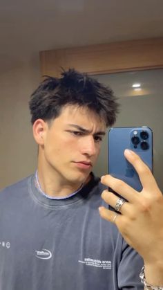 Straight Men’s Haircut, Short Thick Hair Styles Men, Guys Short Hairstyles, Short Hair Styles For Straight Hair Men, Straight Boys Haircut, Men Hairstyle Messy, Short Messy Mens Haircut, Guys Straight Hair Haircuts, Men��’s Short Messy Hair