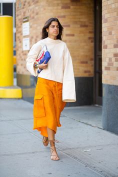 Leandra Medine in Rosie Assoulin Fashion Week Street Style Outfits, Leandra Medine, New York Fashion Week Street Style, Man Repeller, Nyfw Street Style, Style Inspiration Spring, Rosie Assoulin, Spring Street Style, Men Street