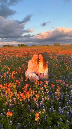 Best Friend Photo Ideas, Friend Photo Ideas, Photoshoot Spring, Senior Photoshoot Poses, Ideas Photoshoot, Sisters Photoshoot, Spring Photoshoot, Photos Of People