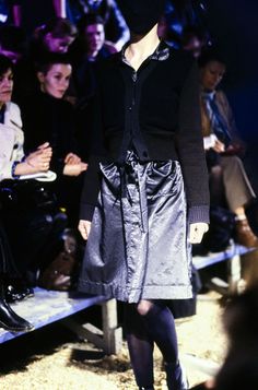 Maison Margiela Fall 1995 Ready-to-Wear collection, runway looks, beauty, models, and reviews. Runway Fashion Vintage, Runway Fashion Couture, Fashion 2018