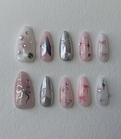 Pink With Silver Nails, Le Sserafim Nails Designs, Nail With Stickers, Han Nails, Silver Pink Nails, Pink Silver Hair, Y2k Pink Nails, Pink Silver Nails, Silver And Pink Nails