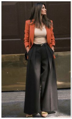 Professional Outfit, Classy Work Outfits, Stylish Work Outfits, Fashion Hacks Clothes, Casual Work Outfits, Modest Fashion Outfits, Looks Chic, Work Clothes, Work Outfits Women