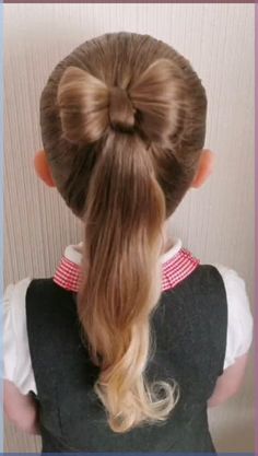 Short haircuts for thin hair are the perfect solution to transform your locks and create a stylish, voluminous look. If you've been dealing with flat or Cute Bow Hairstyle, Barbie Film, Kids Hairstyle, New Barbie, Toddler Hairstyles Girl, Bow Hairstyle, Peinados Fáciles Para Cabello Corto