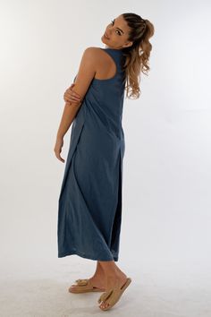 The fabric resembles the texture of linen, does not wrinkle like linen, airy and breathable material.Find the perfect blend of comfort and style with our racing back summer jumpsuit. This model is designed to give you a flawless look and impress with its uniqueness. The jumpsuit is designed with practicality in mind, offering you hidden side pockets where you can store your essential small items. Its calf-length length gives your look an ephemeral lightness and grace. The scoop neckline and cut-out back add an extra dose of sophistication to your outfit. The front panel adds a touch of luxury, emphasizing the feminine outline and creating a magnificent silhouette line. The back zip is clean and hidden, maintaining the aesthetic of the jumpsuit. The style of this jumpsuit is impeccable and Open Back Jumpsuit, Womens Overalls, Cutout Jumpsuit, Summer Jumpsuit, Pocket Jumpsuit, Dress Open Back, Jumpsuit Summer, Avant Garde Fashion, Out Back