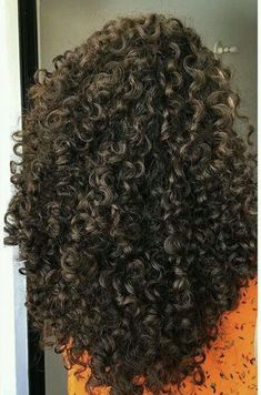 follow my boards @evytheofficial ! Beautiful Curls, Scene Hair, Curly Hair Tips, Dream Hair, Long Curly Hair, Long Curly, Big Hair, Curly Hair Styles Naturally