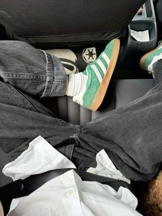 Men’s Shoes Aesthetic, Sneakers Aesthetic Men, Aesthetic Sneakers Men, Guys Shoes Aesthetic, Green Shoes Outfit Men, Sneakers Outfit Aesthetic, Adidas Gazelle Outfit Men, Adidas Gazelle Green, Green Gazelle