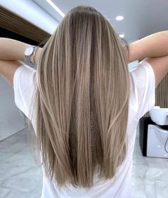 Balayage Frizura Blonde, High Light Hair Brown, Blond Highlights On Brown Hair Straight, Dark Blonde Ash Hair, Light Brown Hair With Highlights Ashy, Milk Tea Hair Color With Highlights, Blonde Highlights On Brown Hair Straight, Subtle Blonde Highlights On Dark Hair, Light Brown Hair No Highlights