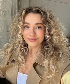 Aurora Carter, Braid Hairstyles For Long Hair, Bandana Hairstyles For Long Hair, Space Hair, Natural Curly Hair Cuts, Dyed Blonde Hair, Blonde Haircuts