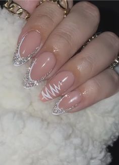 Gel X Nail Designs Almond Christmas, Short Acrylic Nails Almond Winter, Almond Nails Designs For Christmas, Simple Christmas Nails Natural Nail, Christmas Nails Designs Almond, Christmas Nails Acrylic Almond Short Simple, Christmas Nails Inspo 2022, Winter Nail Inspo 2022 Almond, Almond Nail Ideas Winter