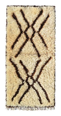 a white rug with brown lines on it