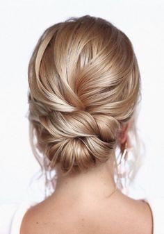 Bride Hairstyles Low Bun, Hairstyles Low Bun, Bun Wedding, Wedding Hairstyles Tutorial, Peinados Recogidos, Hair Extensions Best, Wedding Hairstyles Updo