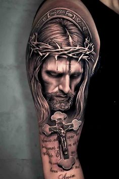 tatuagem-de-jesus-e-cruz-no-braco-2023 Jesus Chest Tattoo, Tattoos For Guys Arm, Jesus Hand Tattoo, Jesus Tattoos, New Tattoo Styles, Jesus Hand