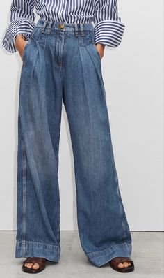 Jeans Outfit For Work, How To Have Style, Flare Jeans Outfit, Outfits Stylish, Dream Jeans, All Jeans, Wide Legs, Mode Inspiration, Wide Leg Denim