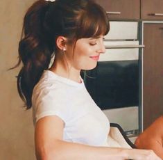 Hair goals Brunette With Bangs, What Is Tarot, Anastasia Steele Outfits, Adrian Brody, Elena Satine, Dakota Johnson Hair, Dakota Mayi Johnson, Dakota Johnson Style, Astrology Tarot