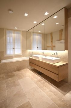 Hier findest du Fotos von EinrichtungsideenLass dich inspirieren Bathroom Red, Decor Baie, Design Your Dream House, Bathroom Remodel Master, White Bathroom, Modern Bathroom Design, Bathroom Makeover, Bathroom Flooring, Bathroom Inspiration