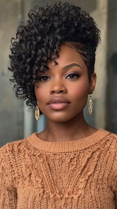 fall hair colors dark copper Afro Tattoo, Short Curly Crochet Hair, Fall Hair Colors Dark, Hair Colors Dark, Crochet Bob, Framing Highlights, Haircuts For Black Women, Curly Crochet Hair Styles