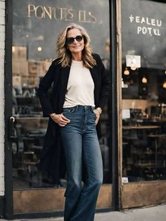 The Ultimate Jeans Guide for Women Over 60: 15 Styles You'll Love Jeans For 50 Year Old Women, Best Jeans For Women Over 40, Jeans For Women Over 60, Womens Black Jeans Outfit, Jeans For Women Over 50, Baggie Jeans Outfit, Jeans Guide, Styling Jeans, Fashion Over 50 Fifty Not Frumpy