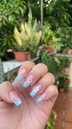 Summer Nails Blue Flower, Summer Nails With Hawaiian Flowers, Blue Hawaii Nails, Blue Hawaiian Nails, Hawaii Nails Ideas Hawaiian Flowers, Hawaii Flower Nails, Hawaiian Nails Designs, Hawaii Nails Ideas, Hawaiian Flower Nails Acrylic