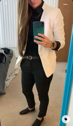 Tomboy Interview Outfit, Lesbian Outfits For Wedding Guest, Homecoming Outfits For Tomboys, Masculine Female Wedding Outfit, Tomboy Cowboy Outfits, Tomboy Cocktail Attire, Queer Preppy Style, Lesbian Blazer Outfit