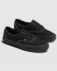 Authentic Creeper Shoe Grunge Lace-up Sneakers For Streetwear, Grunge Low-top Sneakers For Streetwear, Vintage Black Skate Shoes With Rubber Sole, Vintage Black Sneakers With Speckled Midsole, Casual Sneakers For Concert With Round Toe, Casual Sneakers With Round Toe For Concerts, Black Low-top Grunge Sneakers, Vintage Black Skate Shoes For Skateboarding, Creepers Shoes