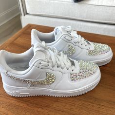 Nike Af 1’s Embellished With Ab Crystals Sz- 7.5 Women’s Excellent Condition Luxury Bedazzled White Sneakers, Luxury Bedazzled Low-top Sneakers, Luxury Bedazzled Round Toe Sneakers, Luxury Bedazzled Sneakers, Af 1, Glitter Shoes, Nike White, Shoes Nike, Custom Shoes